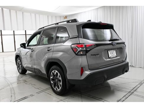 Used 2026 Subaru Forester Premium AWD/4WD image 5