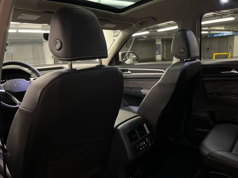 Certified 2023 Volkswagen Atlas SE w/ Panoramic Sunroof Package AWD/4WD image 25
