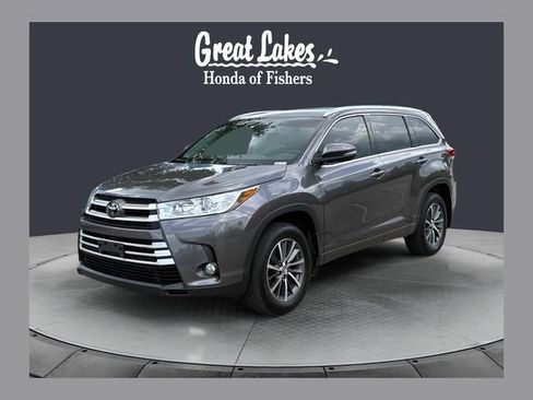 Used 2018 Toyota Highlander XLE FWD image 1