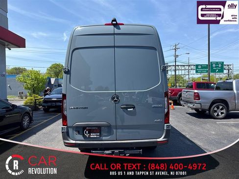 Used 2024 Mercedes-Benz Sprinter 2500 image 6