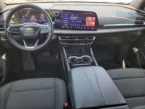 Used 2024 Chevrolet Traverse LT FWD image 21