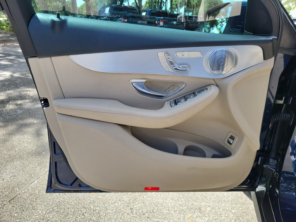 Used 2019 Mercedes-Benz GLC 300 image 11