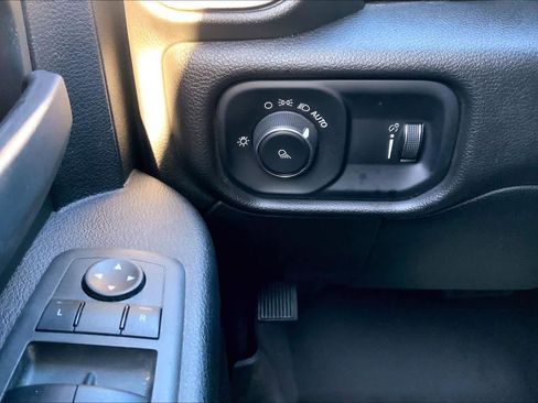 Used 2022 RAM 3500 Tradesman image 32