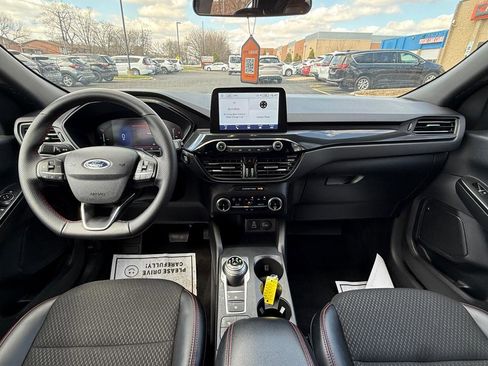 Used 2025 Ford Escape ST-Line image 15
