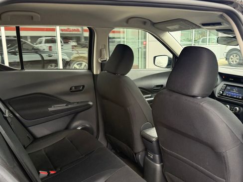 Used 2025 Nissan Kicks Play S image 19