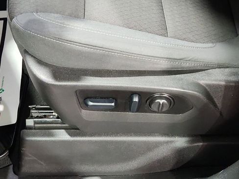 Used 2022 Chevrolet Silverado 1500 LT image 16