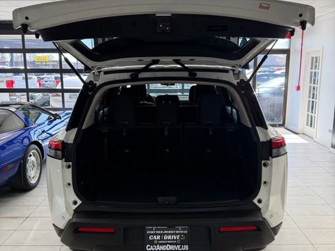 Used 2022 Nissan Pathfinder SV w/ SV Black Package image 7