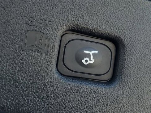 Certified 2023 Lincoln Nautilus Reserve image 8