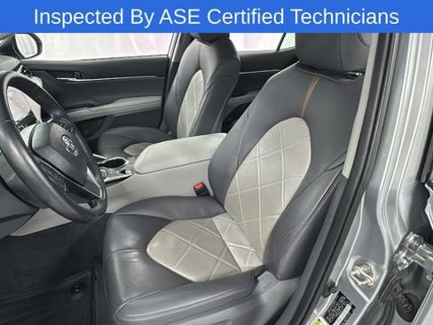 Used 2019 Toyota Camry L image 10