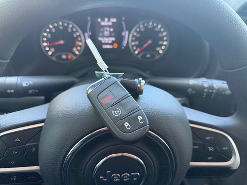 Used 2020 Jeep Renegade Sport FWD image 33