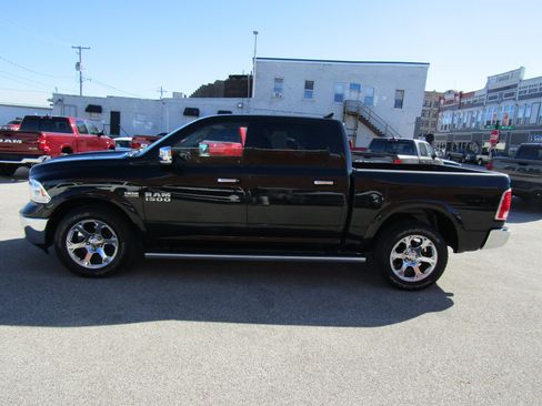 Used 2017 RAM 1500 Laramie image 6