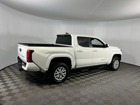 Used 2025 Toyota Tacoma SR5 image 5