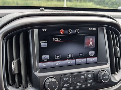 Used 2015 GMC Canyon SLE w/ All-Terrain Package AWD/4WD image 30