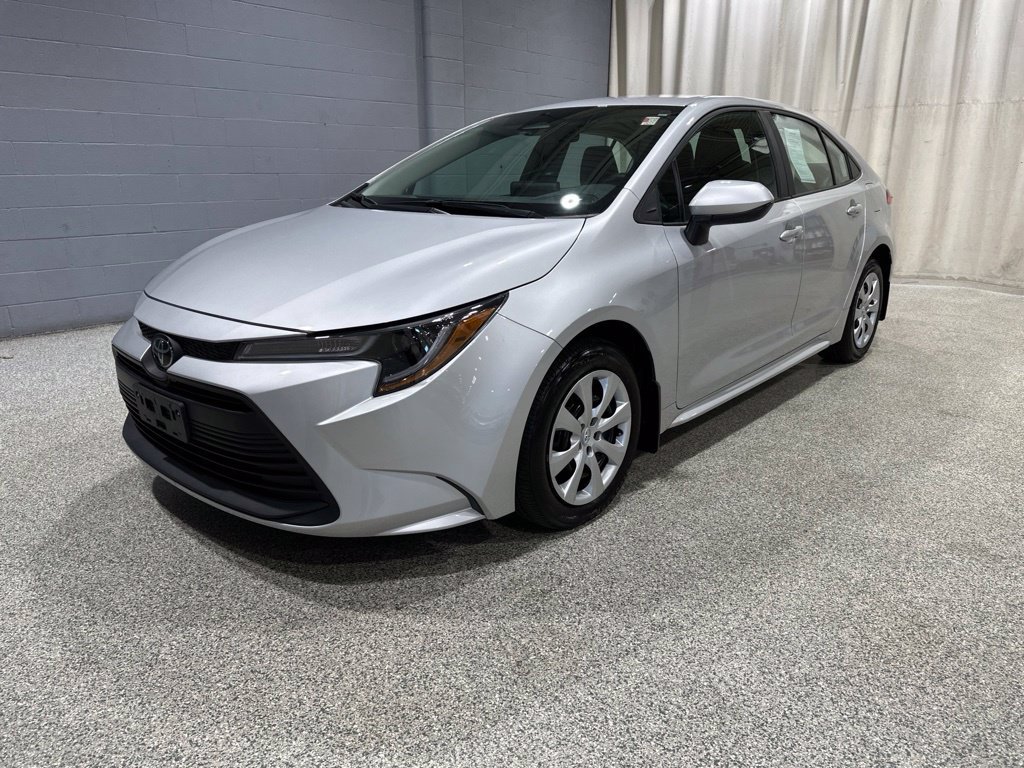 Used 2024 Toyota Corolla LE FWD image 3