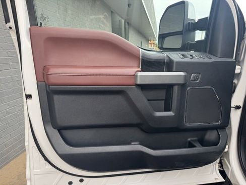 Certified 2019 Ford F350 Platinum w/ Platinum Ultimate Package image 6