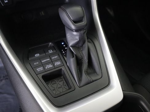 Used 2025 Toyota RAV4 LE AWD/4WD image 16