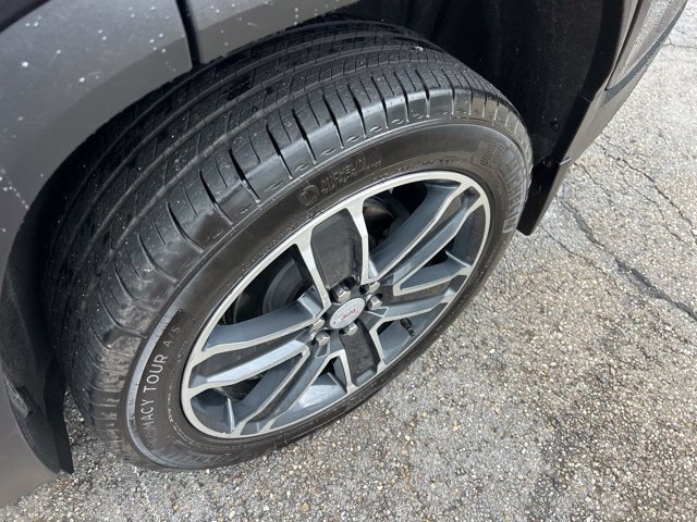 Certified 2021 GMC Acadia SLT w/ Technology Package FWD image 19