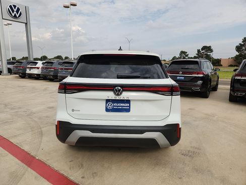 New 2026 Volkswagen Tiguan S FWD image 6