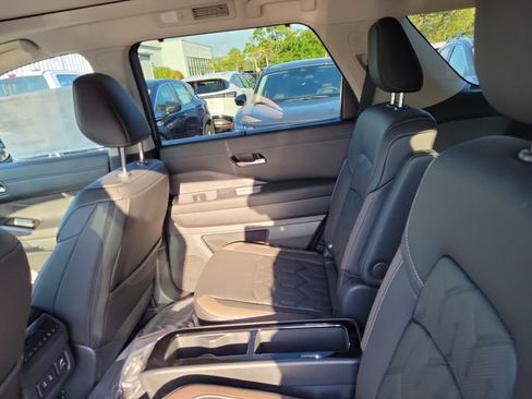 New 2026 Nissan Pathfinder Platinum FWD image 13