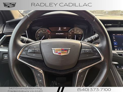Used 2020 Cadillac XT5 Premium Luxury w/ LPO, Floor Liner Package AWD/4WD image 5