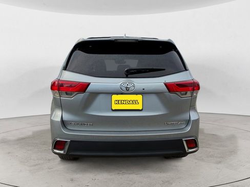 Used 2018 Toyota Highlander Limited image 4
