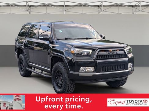 Used 2010 Toyota 4Runner SR5 RWD image 2