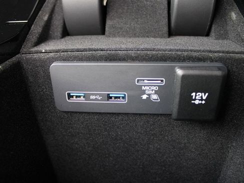 Used 2019 Land Rover Range Rover Velar S image 21