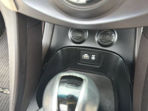 Used 2017 Hyundai Santa Fe FWD image 30