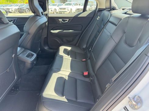 Used 2025 Volvo S60 B5 Core FWD image 8