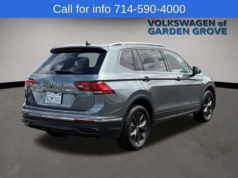 Used 2022 Volkswagen Tiguan SE w/ Panoramic Sunroof Package AWD/4WD image 7