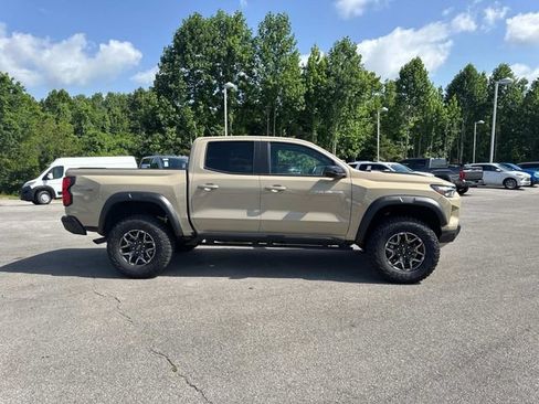 Used 2024 Chevrolet Colorado ZR2 w/ Technology Package AWD/4WD image 3