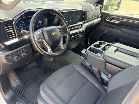 Used 2025 Chevrolet Silverado 2500 LT w/ Safety Package AWD/4WD image 13