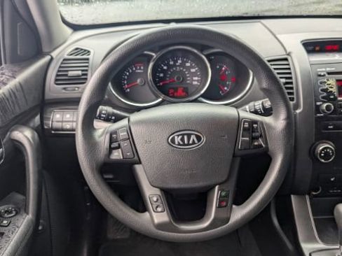 Used 2012 Kia Sorento LX w/ Convenience Pkg FWD image 25
