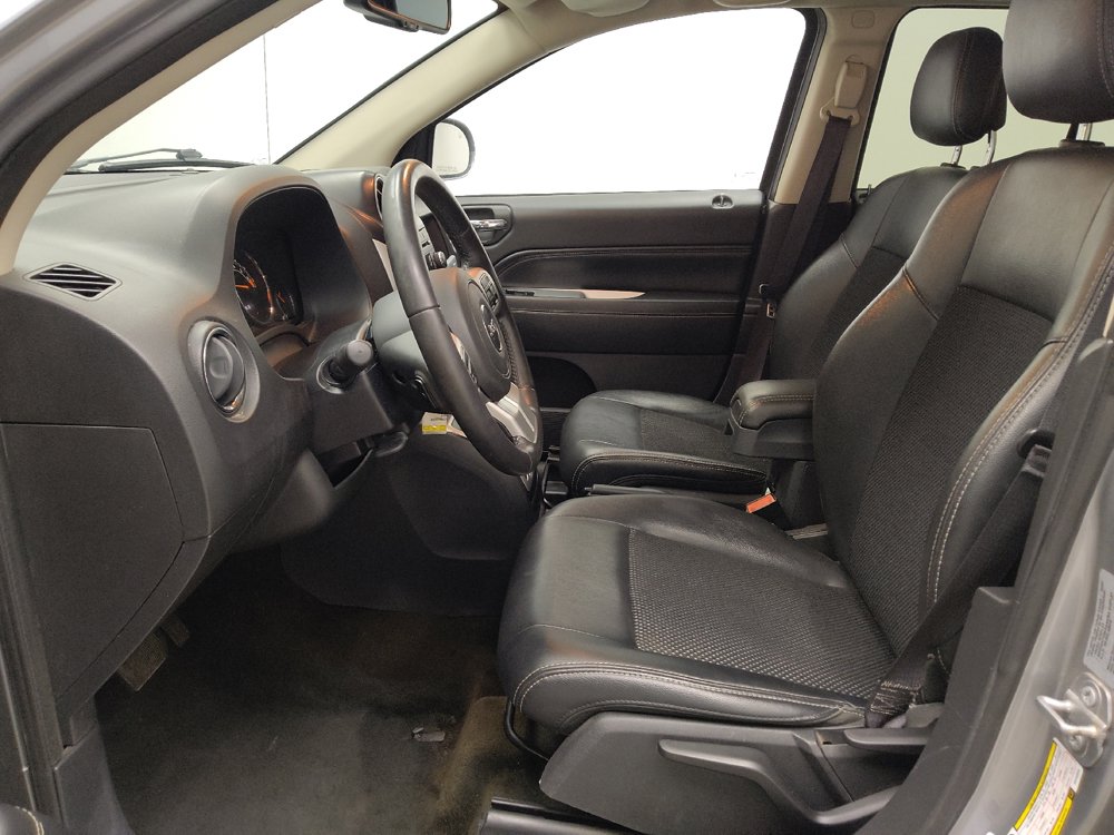 Used 2017 Jeep Compass Latitude AWD/4WD image 17