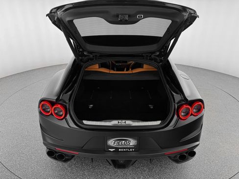 Used 2018 Ferrari GTC4Lusso T image 39