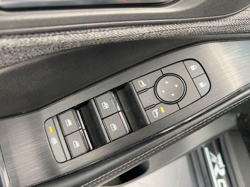 Used 2023 Nissan Rogue SV image 14