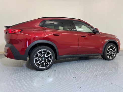 Used 2025 BMW X2 xDrive28i w/ Premium Package AWD/4WD image 9