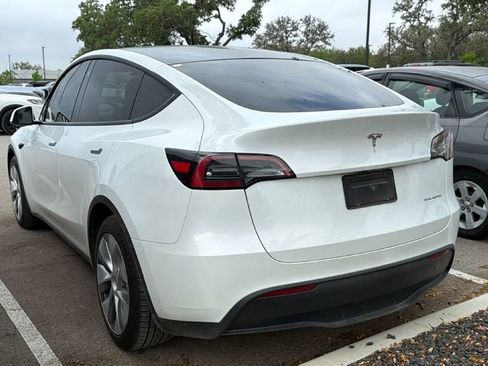 Used 2023 Tesla Model Y Long Range image 7