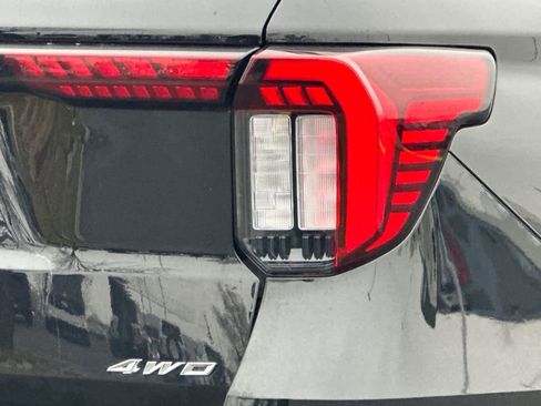 Certified 2025 Ford Explorer Active image 29