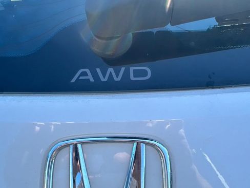 Used 2024 Honda HR-V LX image 11