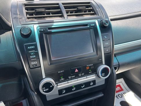 Used 2012 Toyota Camry SE FWD image 33