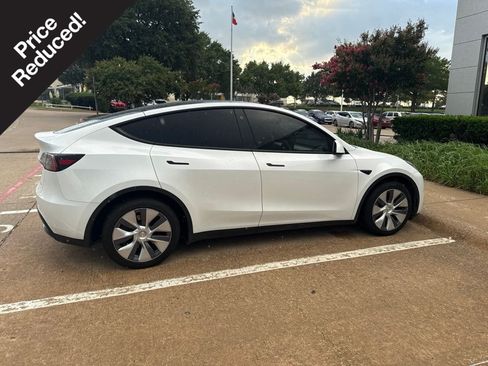 Used 2023 Tesla Model Y Long Range AWD/4WD image 1