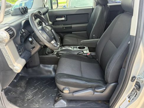 Used 2008 Toyota FJ Cruiser 4WD image 11