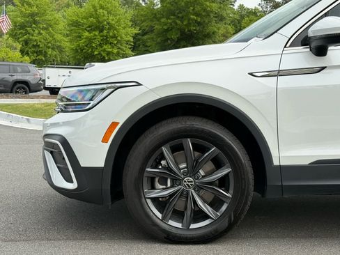 Used 2023 Volkswagen Tiguan SE image 10