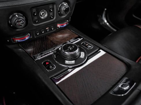Used 2014 Rolls-Royce Wraith image 19