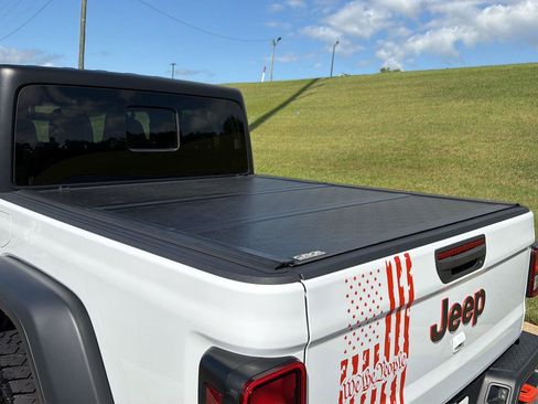 Used 2022 Jeep Gladiator Mojave w/ Cold Weather Group AWD/4WD image 35