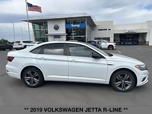 Used 2019 Volkswagen Jetta R-Line FWD image 2