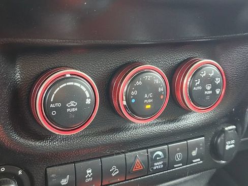 Used 2017 Jeep Wrangler Unlimited Rubicon AWD/4WD image 20