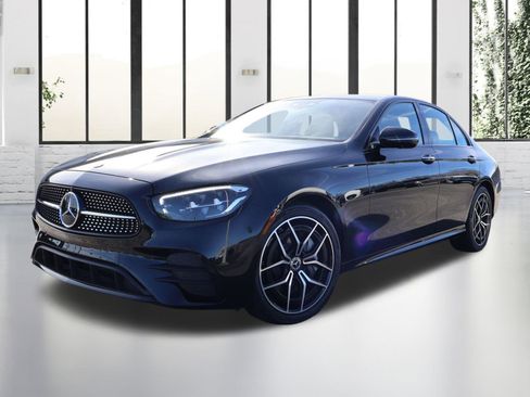 Used 2022 Mercedes-Benz E 450 4MATIC Sedan image 1