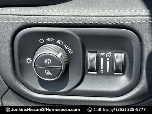 Used 2025 RAM 1500 Limited AWD/4WD image 42